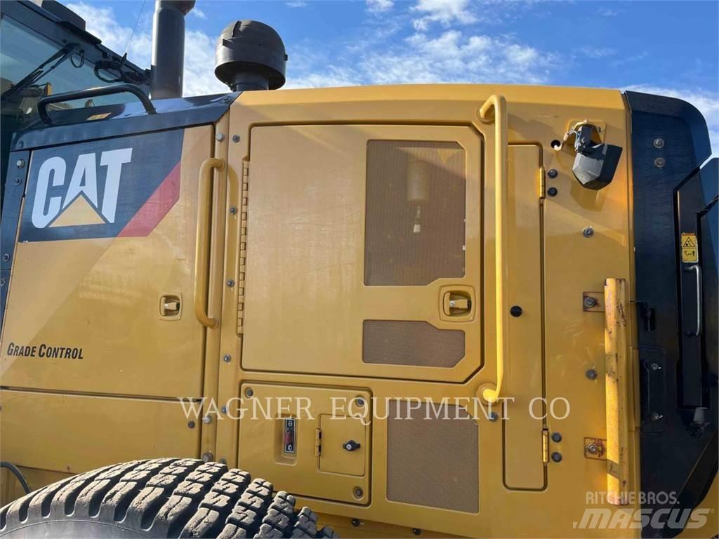 CAT 140M3 AWD Graders