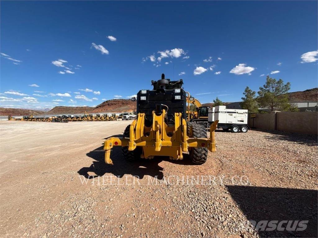 CAT 150 AWD Graders
