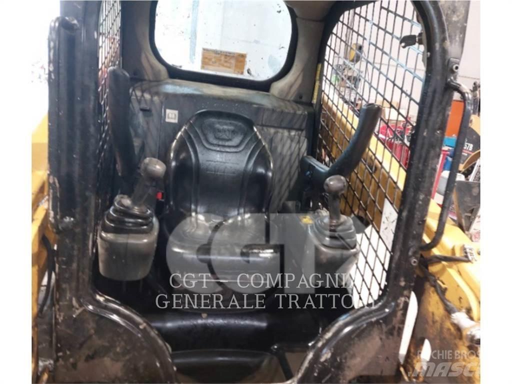 CAT 226D Skid steer loaders