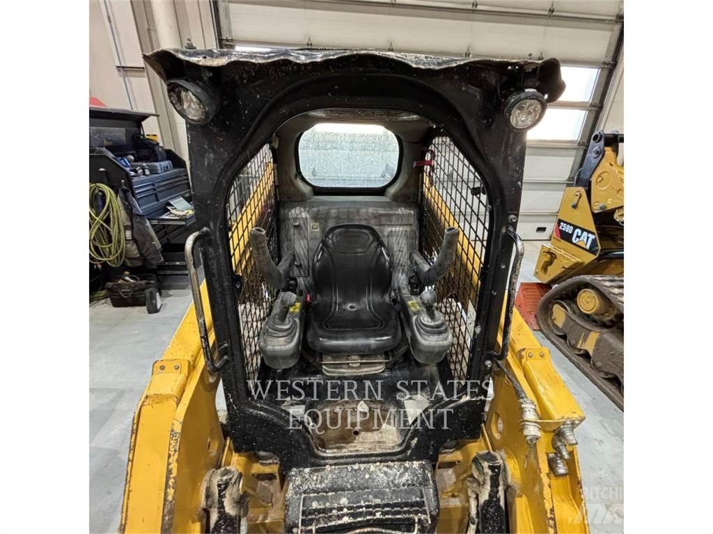 CAT 226D Skid steer loaders