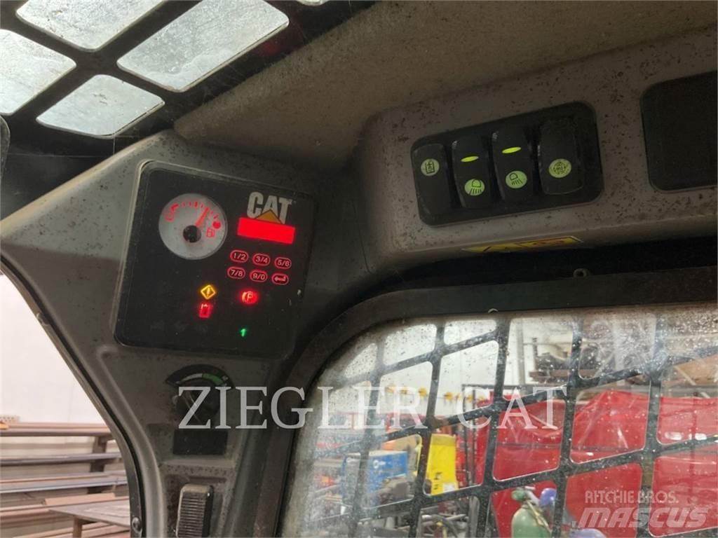 CAT 226D Skid steer loaders