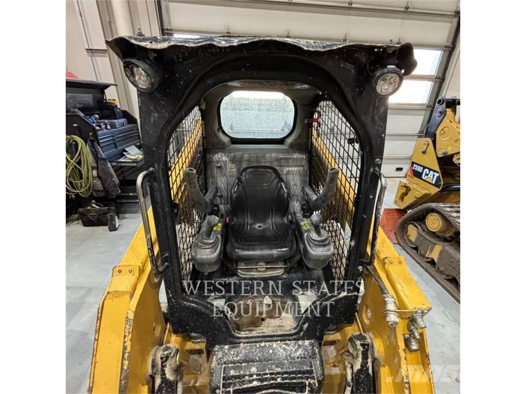 CAT 226D Skid steer loaders