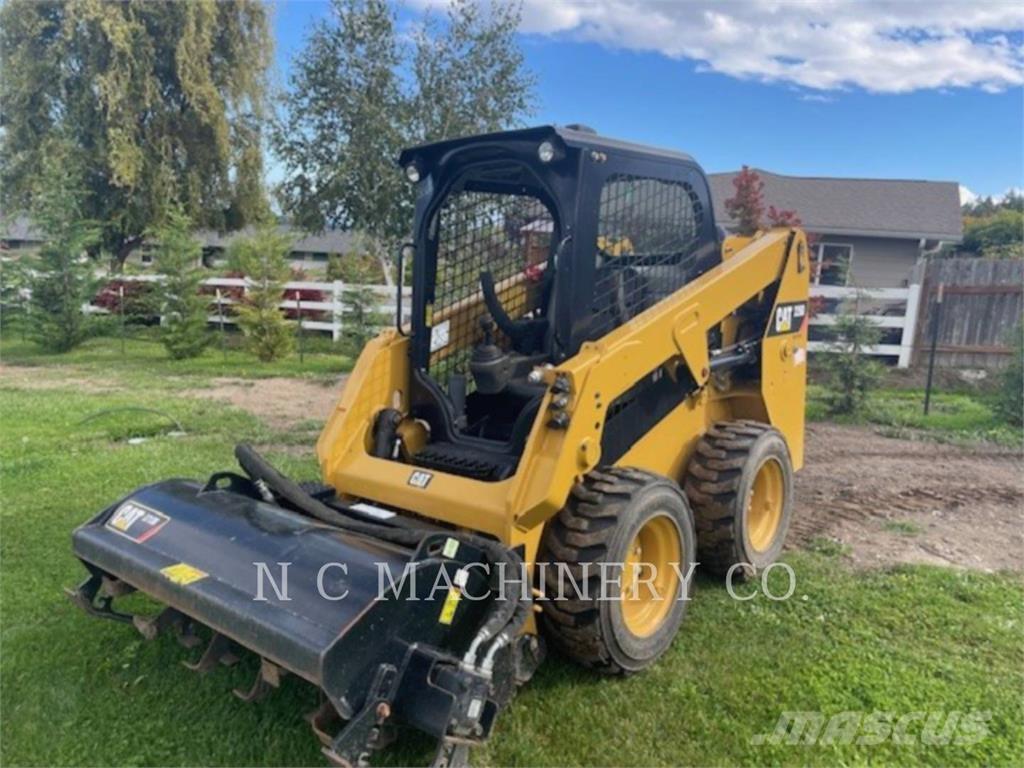 CAT 226D Skid steer loaders