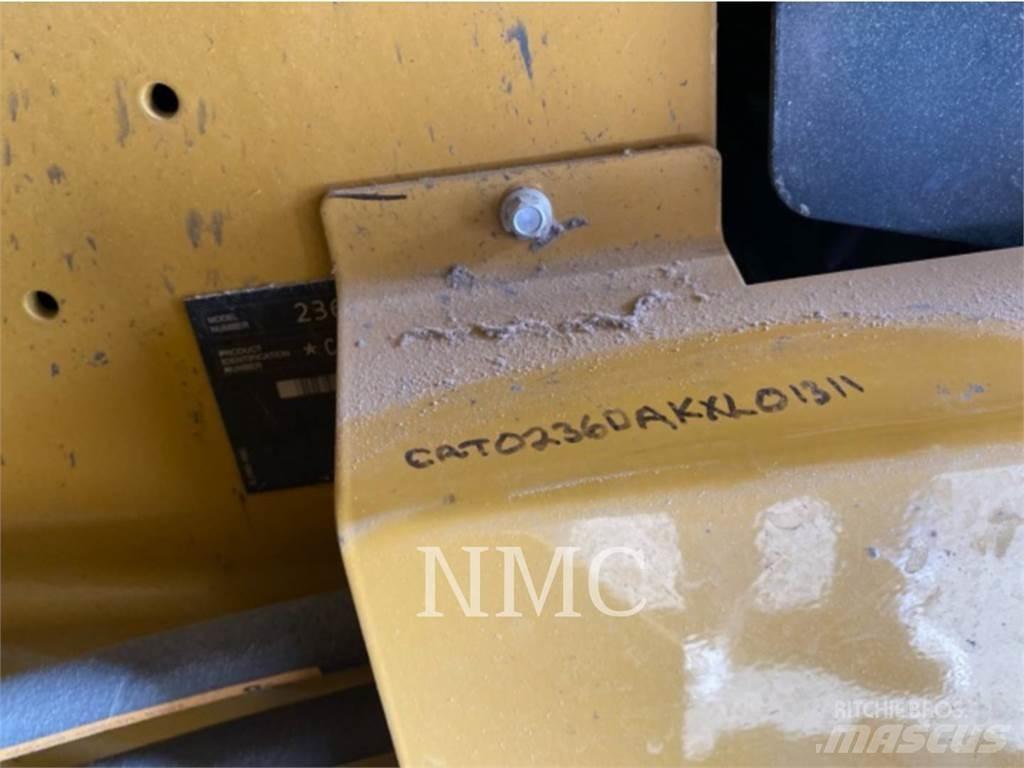 CAT 236D Skid steer loaders