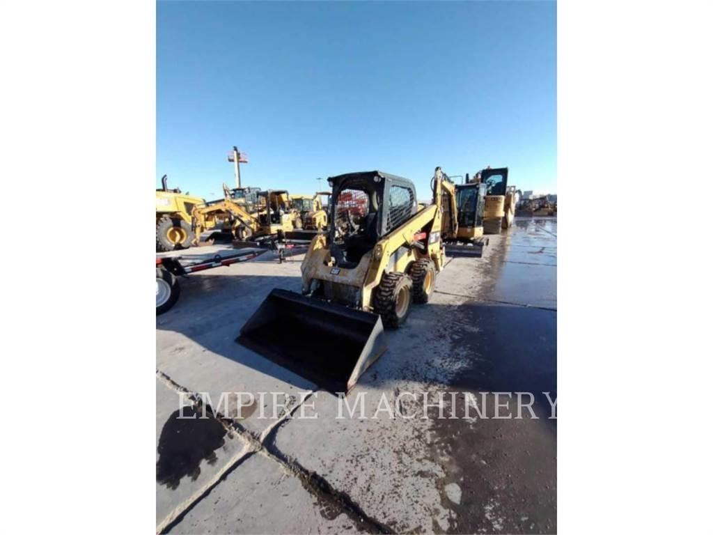 CAT 236D Skid steer loaders