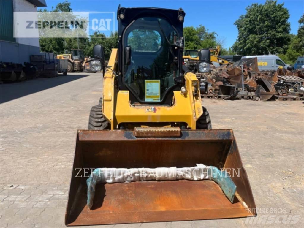 CAT 236D Skid steer loaders
