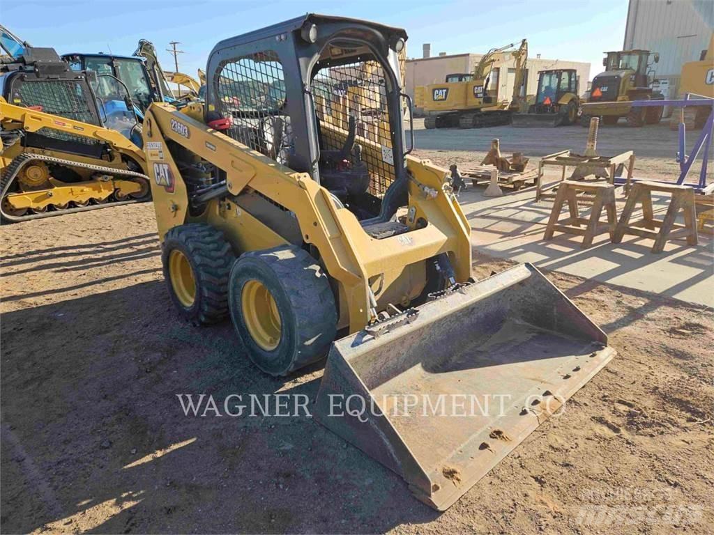 CAT 236D3 Skid steer loaders