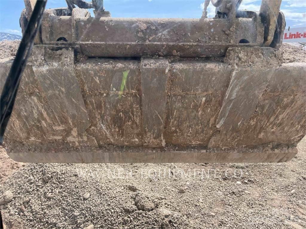 CAT 236D3 Skid steer loaders
