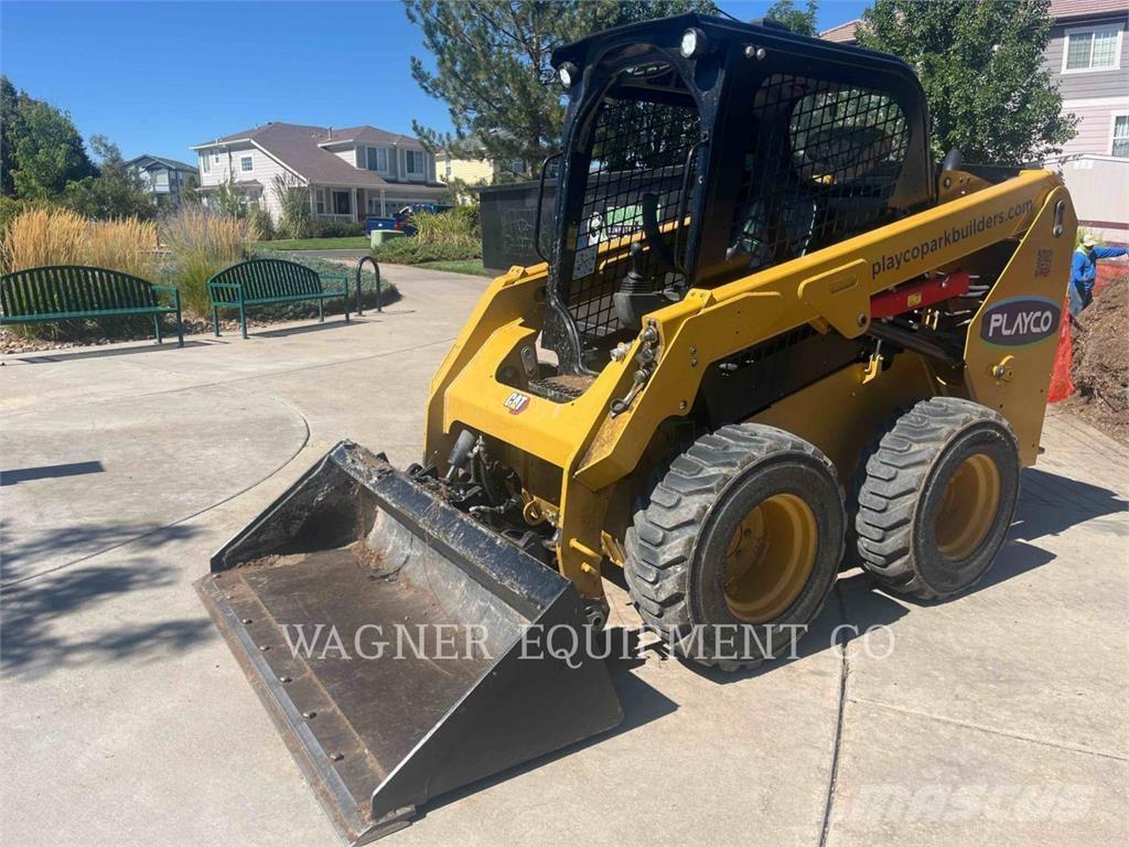 CAT 236D3 Skid steer loaders