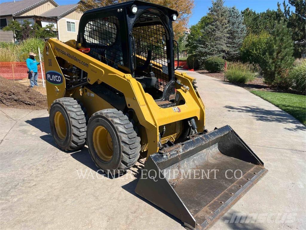 CAT 236D3 Skid steer loaders