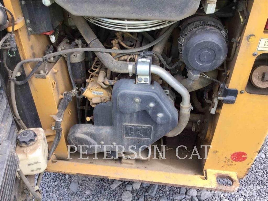 CAT 239D Crawler loaders