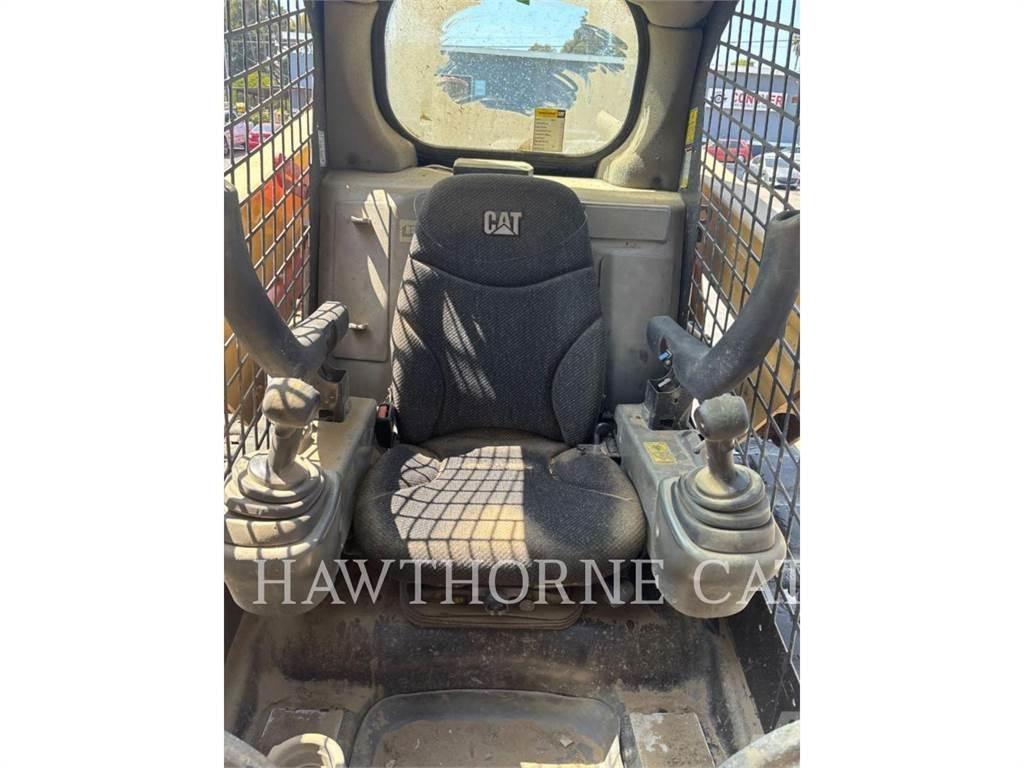 CAT 239D Crawler loaders