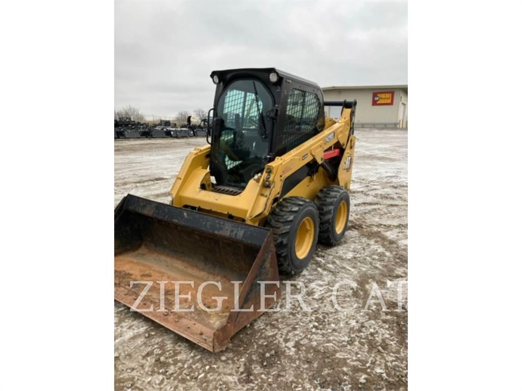 CAT 242D3 Skid steer loaders