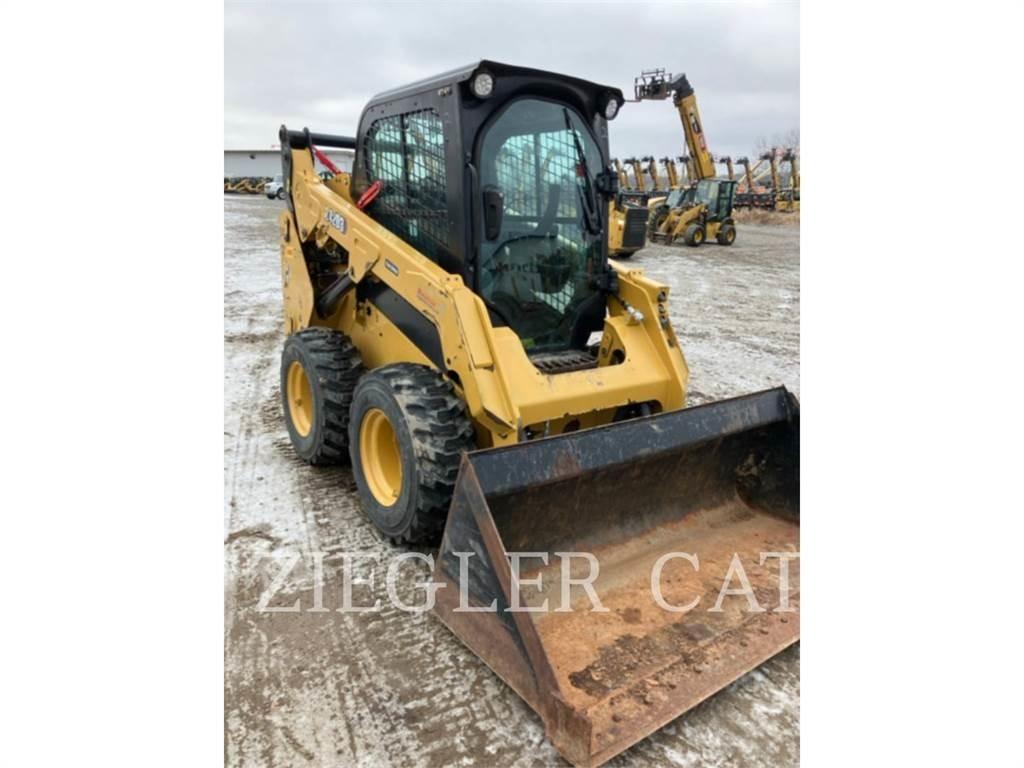 CAT 242D3 Skid steer loaders