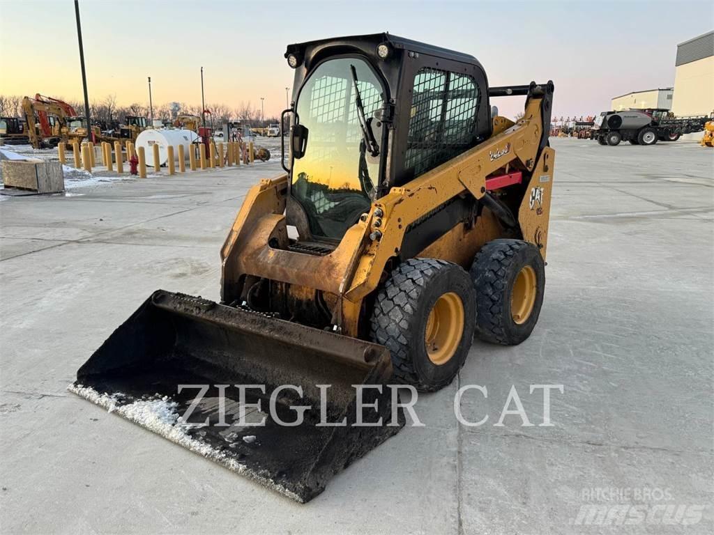 CAT 242D3 Skid steer loaders