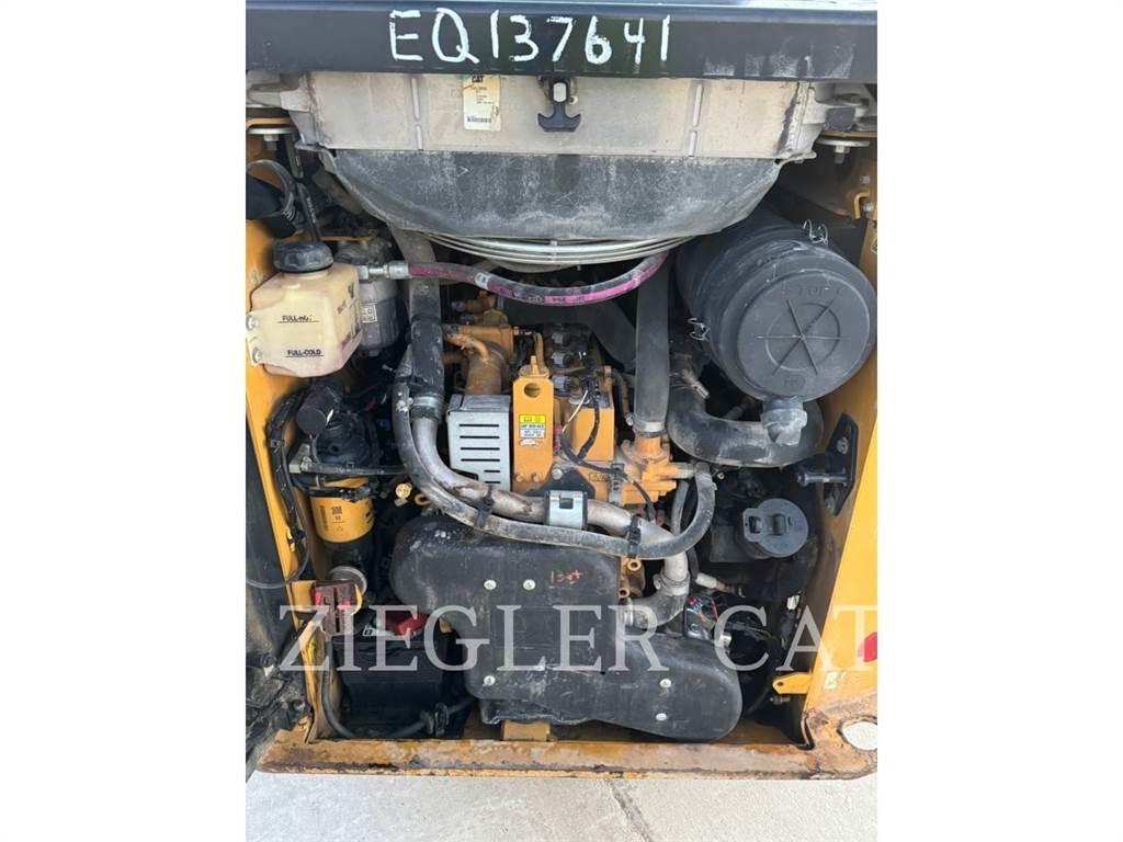 CAT 242D3 Skid steer loaders
