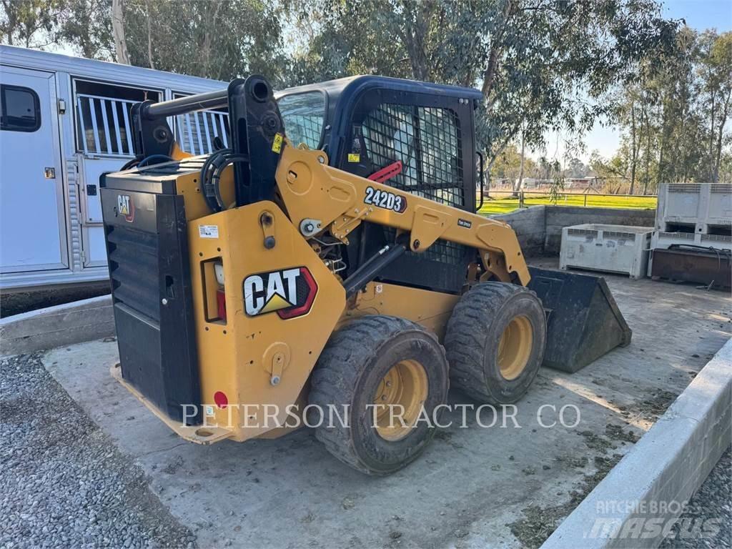CAT 242D3 Skid steer loaders