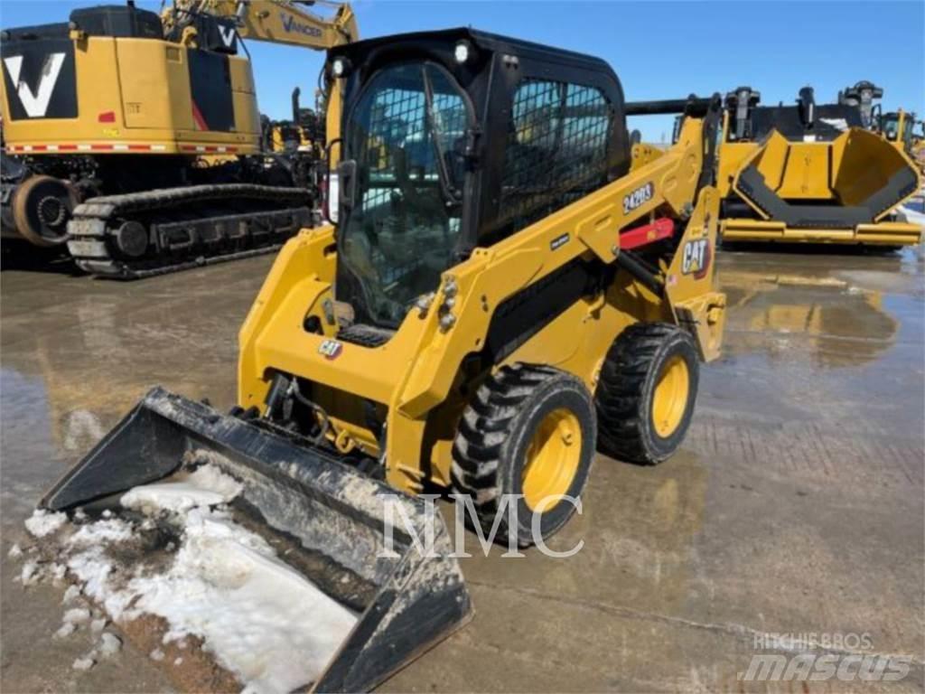 CAT 242D3 Skid steer loaders