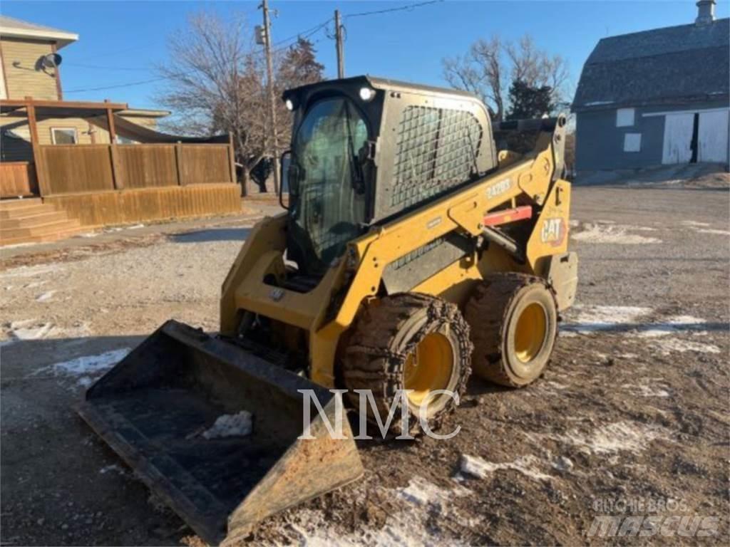 CAT 242D3 Skid steer loaders