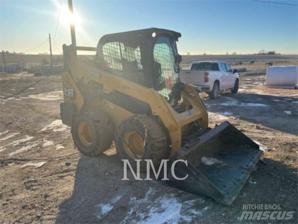CAT 242D3 Skid steer loaders