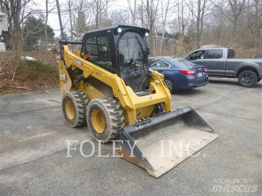 CAT 242D3 Skid steer loaders