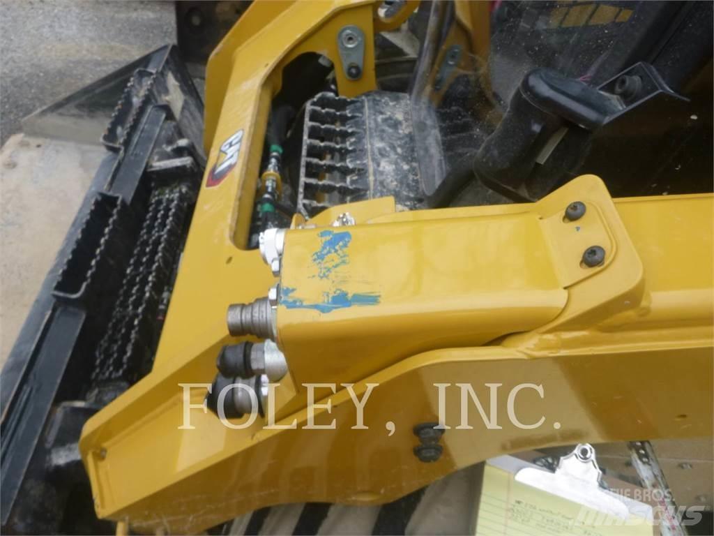 CAT 242D3 Skid steer loaders