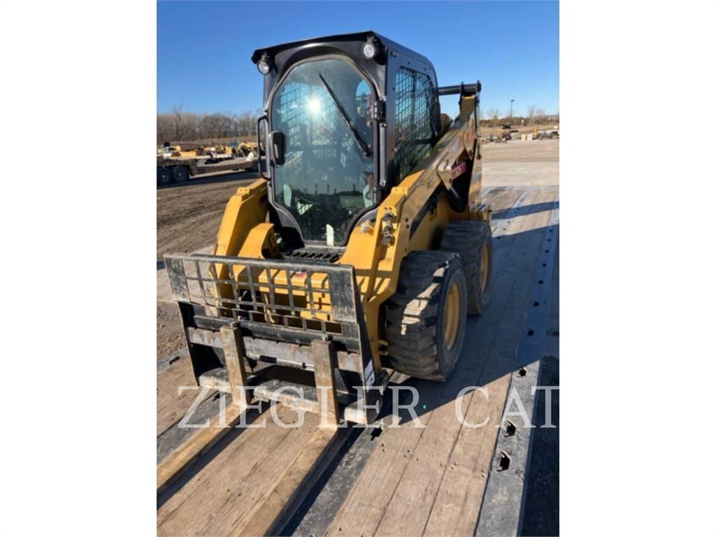 CAT 242D3 Skid steer loaders
