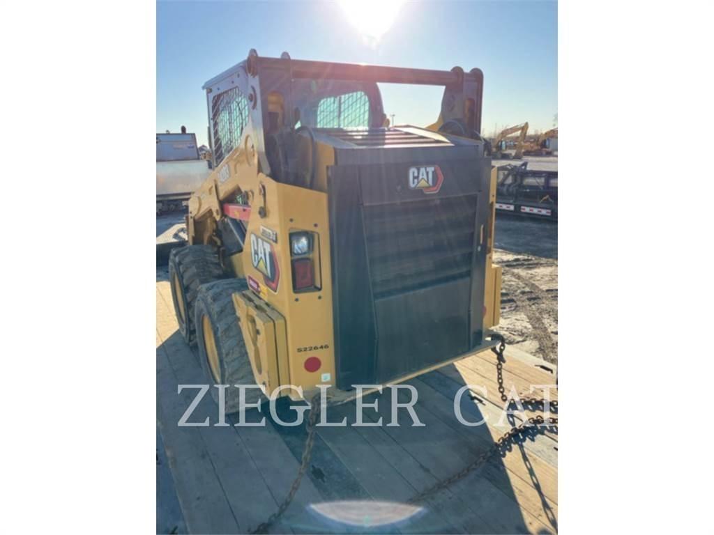 CAT 242D3 Skid steer loaders