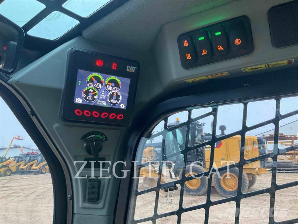 CAT 242D3 Skid steer loaders