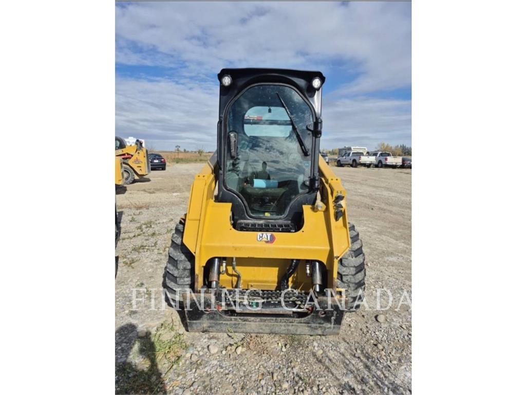 CAT 242D3 Skid steer loaders