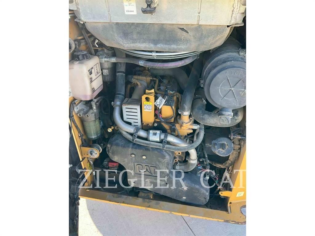 CAT 257D Crawler loaders