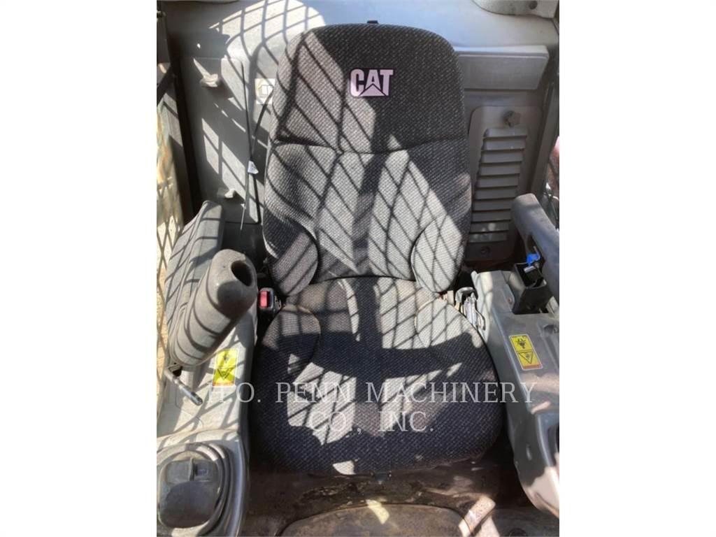 CAT 257D Crawler loaders