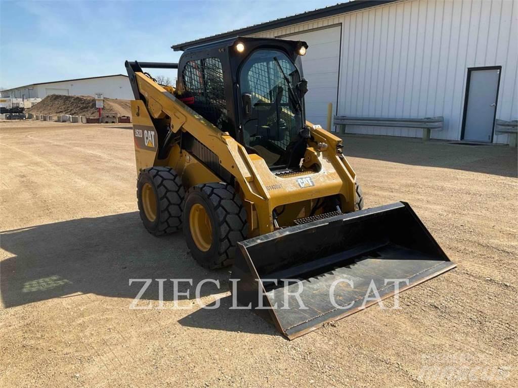 CAT 262D Skid steer loaders