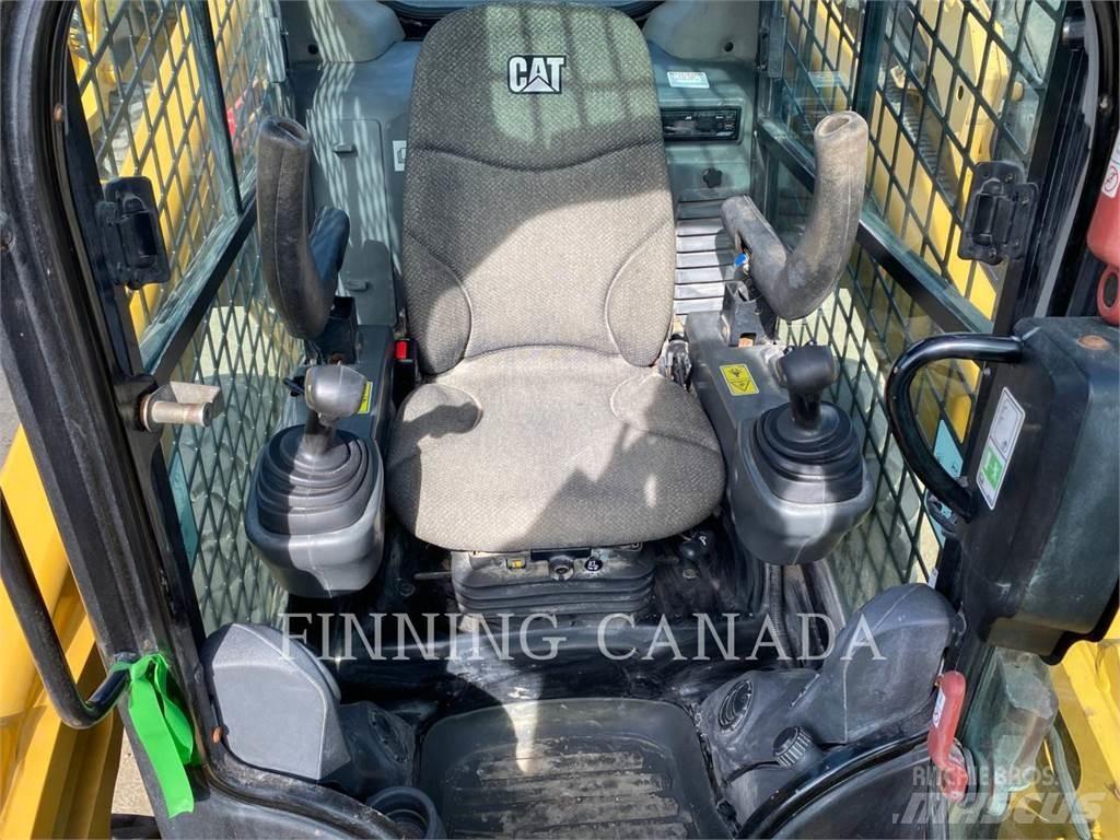 CAT 262D Skid steer loaders