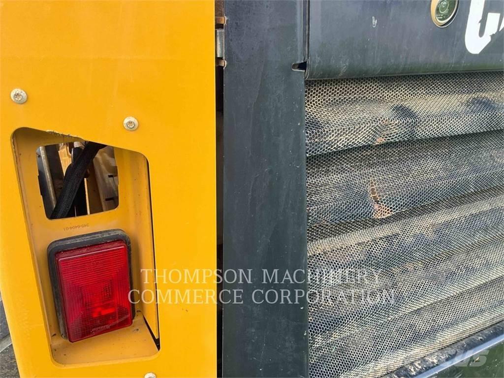 CAT 262D Skid steer loaders