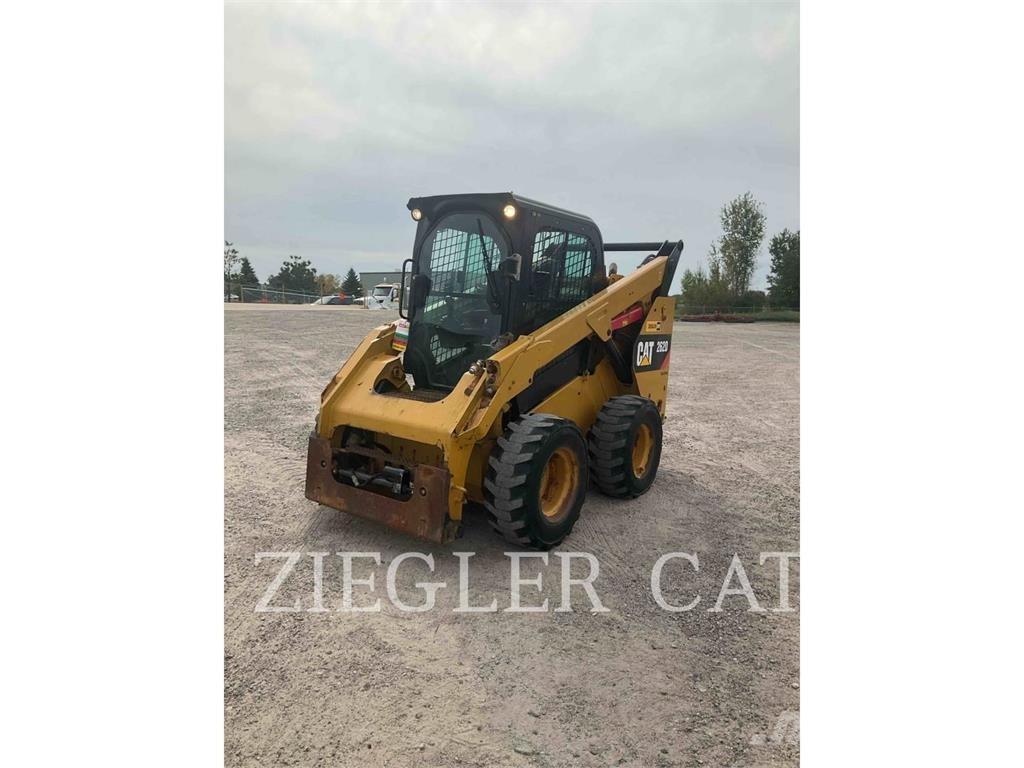 CAT 262D Skid steer loaders