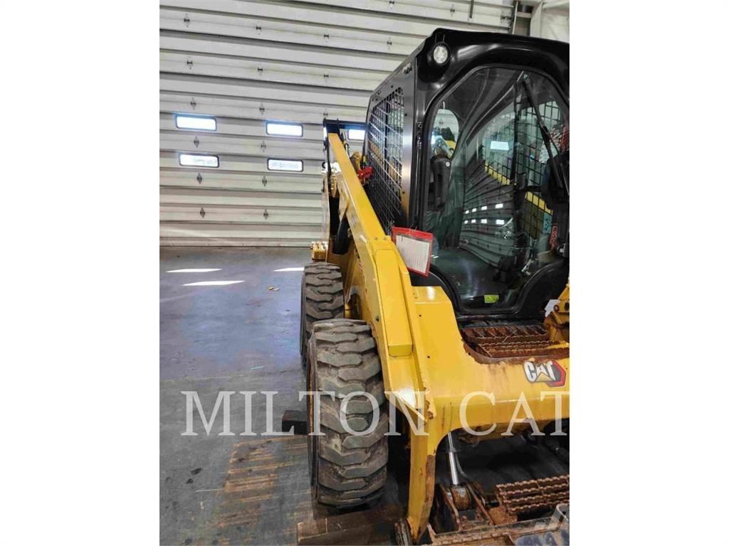 CAT 262D 3 Skid steer loaders