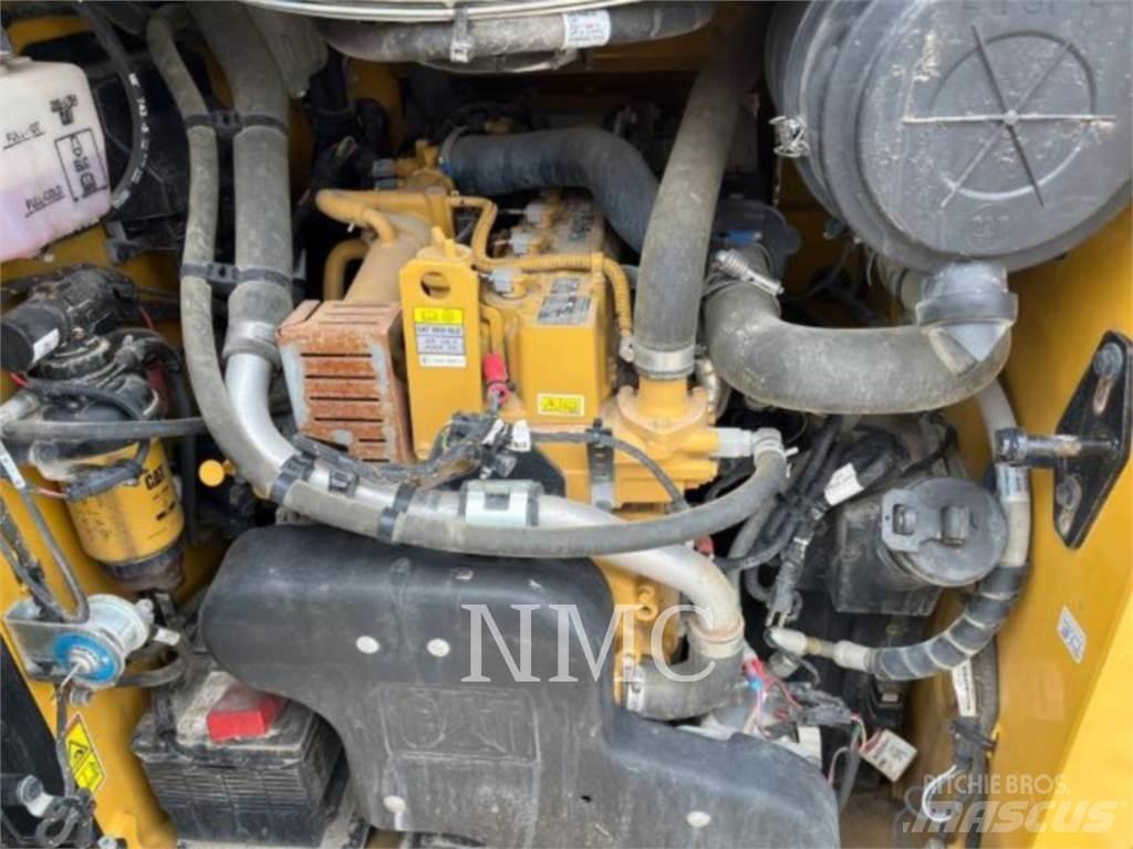 CAT 262D3 Skid steer loaders