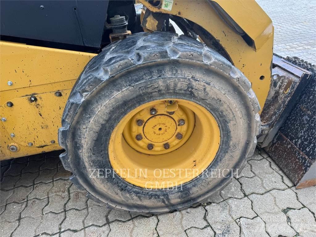 CAT 262D3 Skid steer loaders