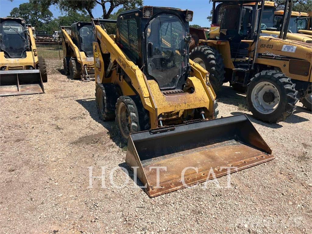 CAT 262D3 Skid steer loaders