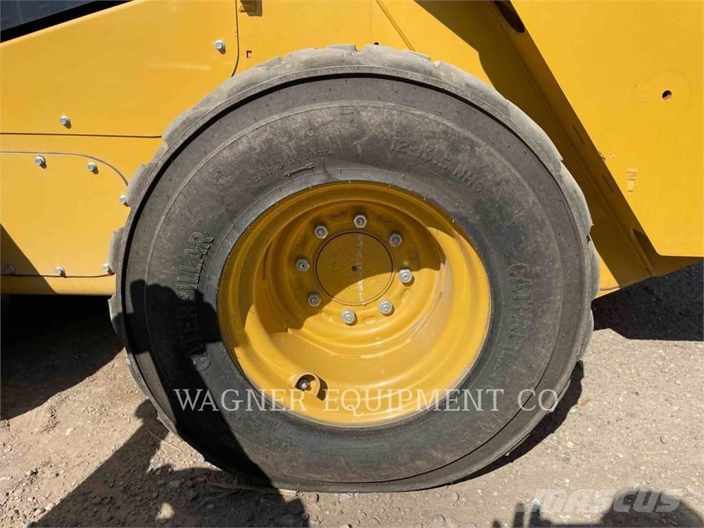CAT 262D3 HF Skid steer loaders