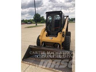 CAT 272 Skid steer loaders