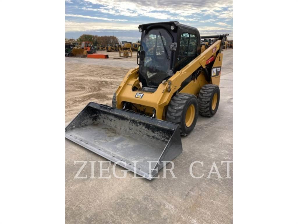 CAT 272D2 Skid steer loaders