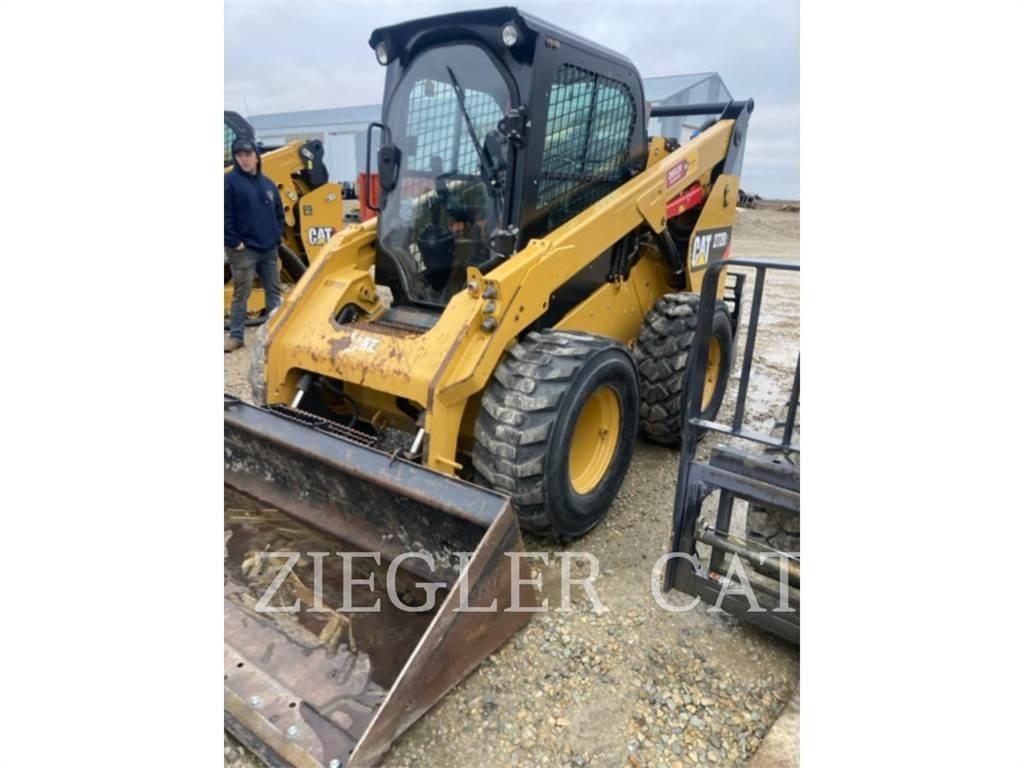 CAT 272D2 Skid steer loaders