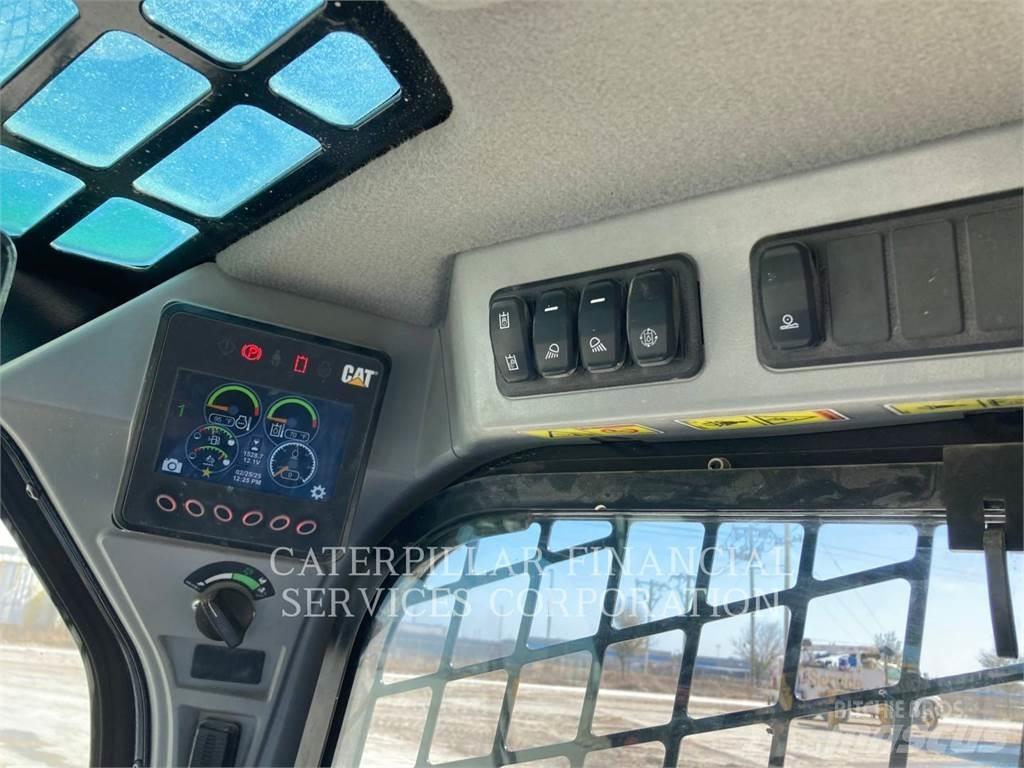 CAT 272D3 Skid steer loaders