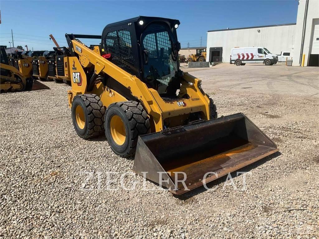 CAT 272D3 Skid steer loaders