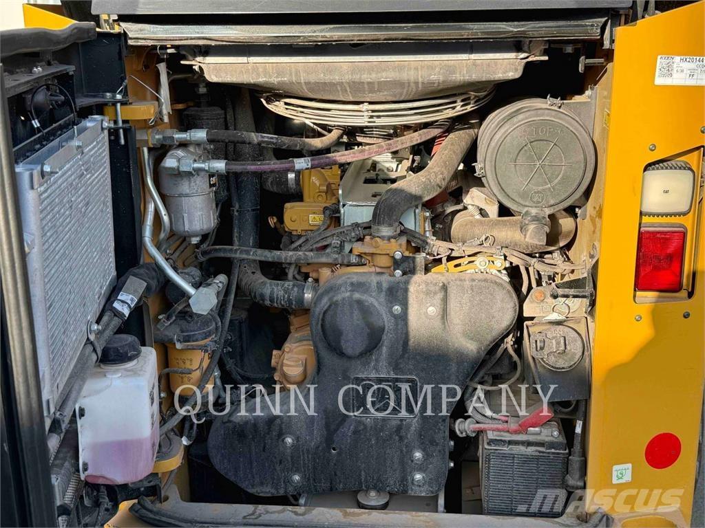 CAT 272D3 Skid steer loaders