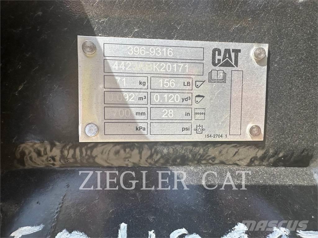 CAT 28 GP BUCKET Buckets
