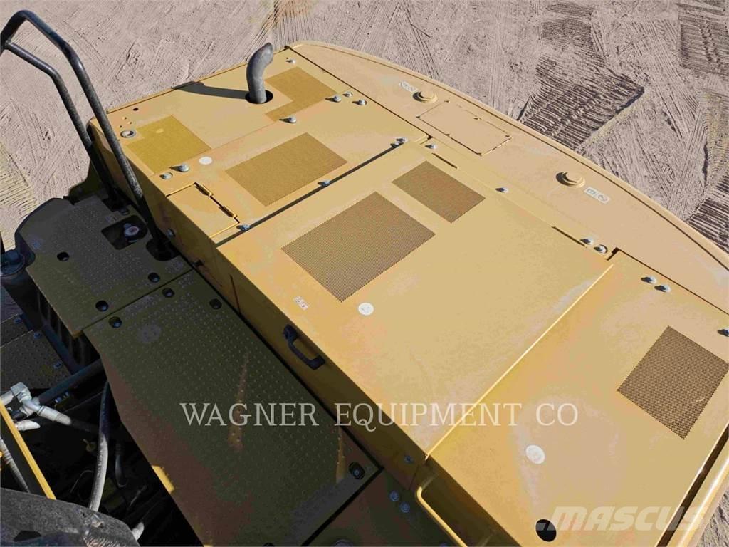 CAT 320 Crawler excavators