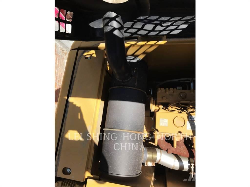 CAT 320D2 Crawler excavators